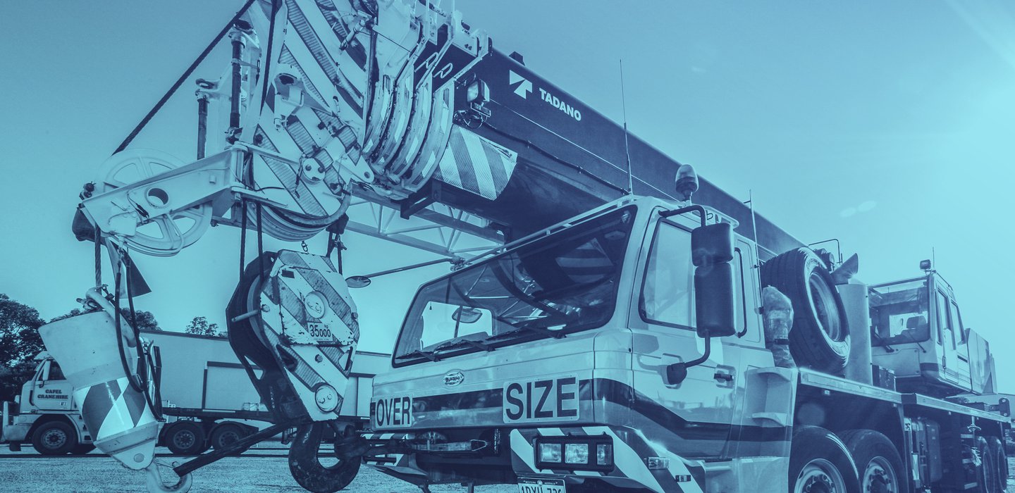Capel Crane Hire crane lift